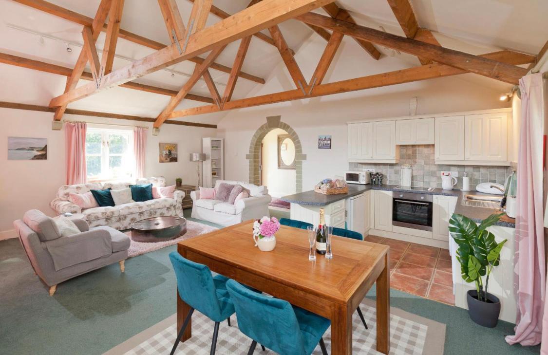 Spacious Swallow Cottage Тілсбері Екстер'єр фото